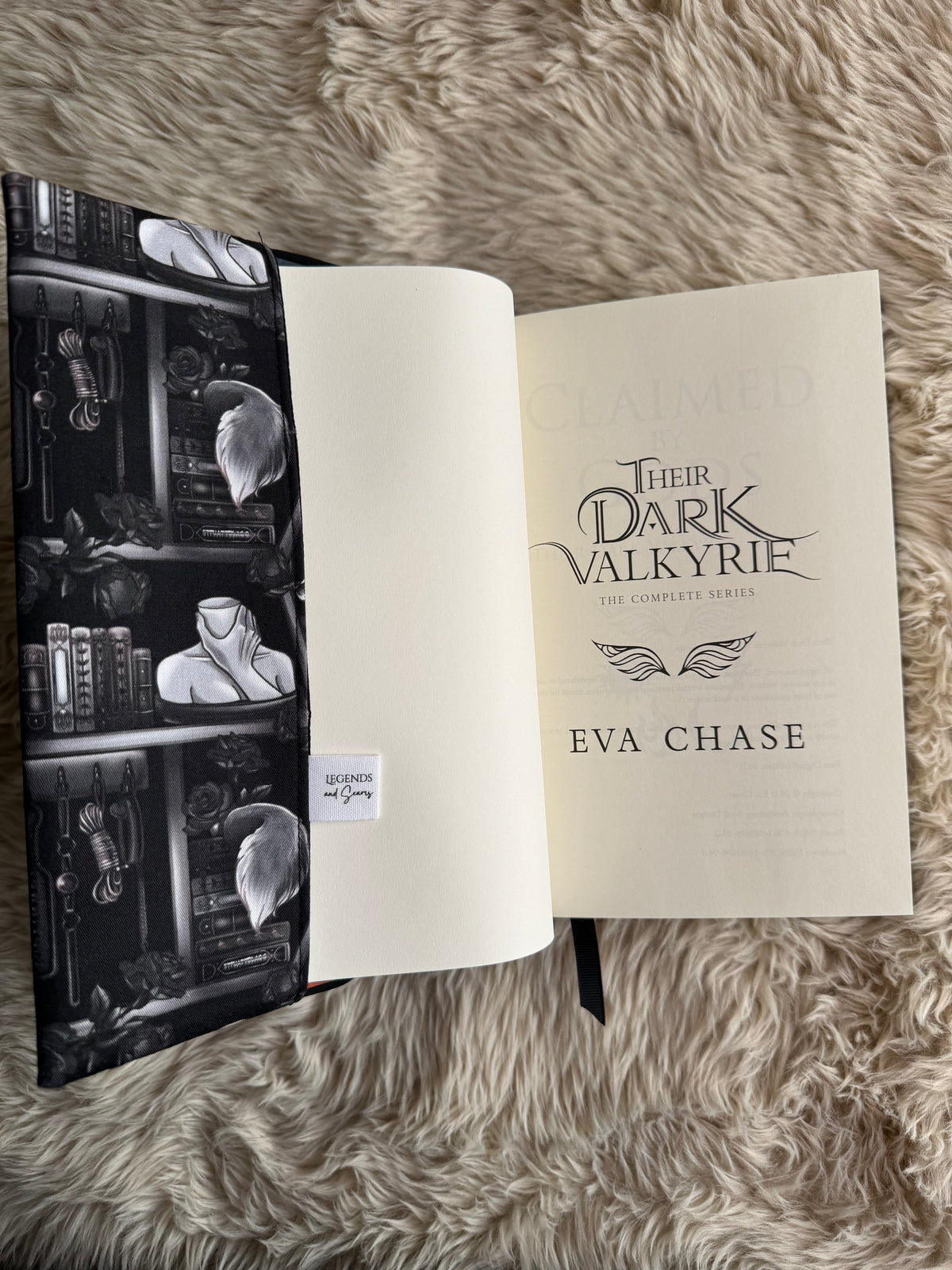 Dark romance shelves dust jacket (Black)