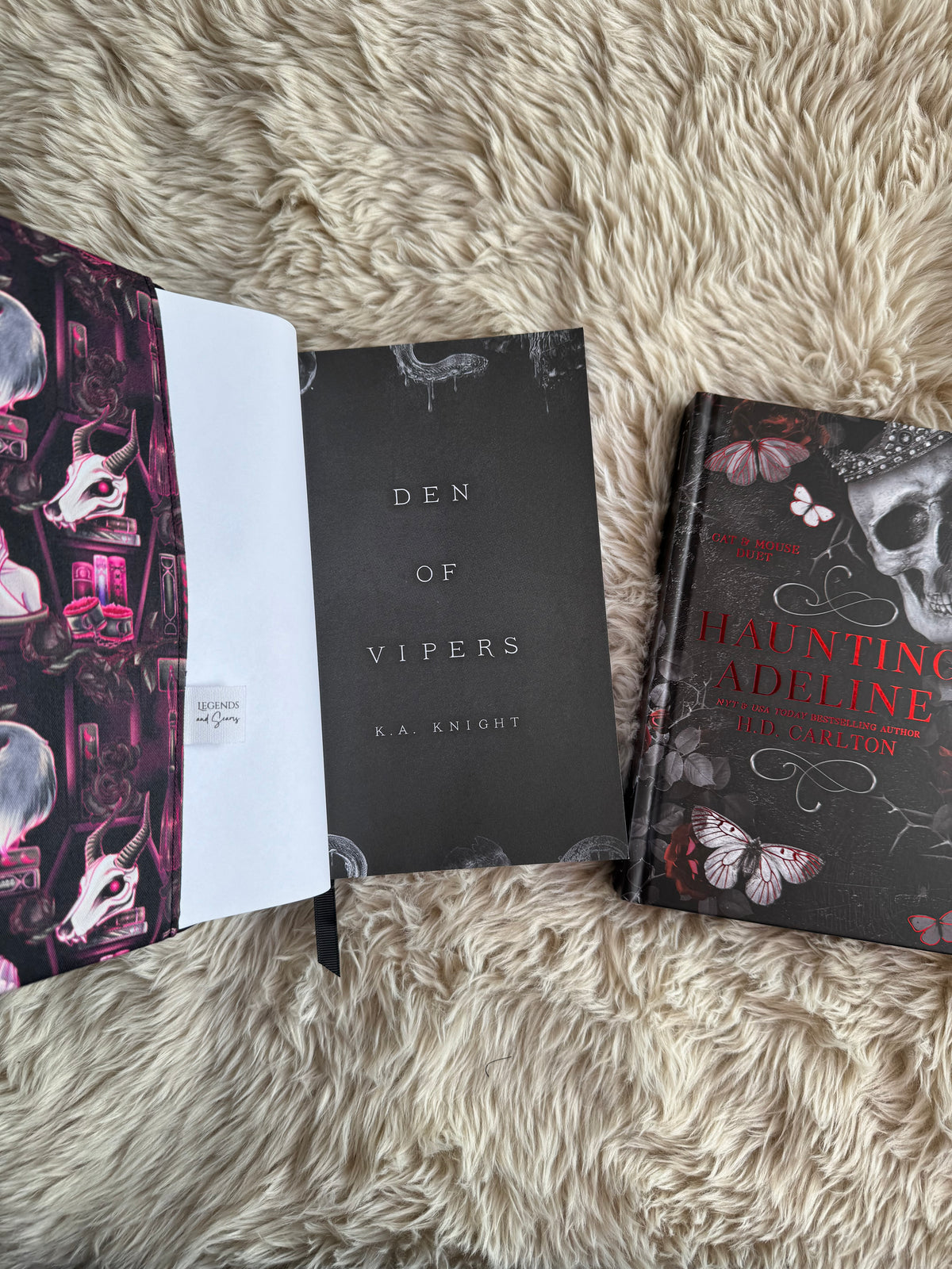 Dark romance shelves dust jacket (Pink)