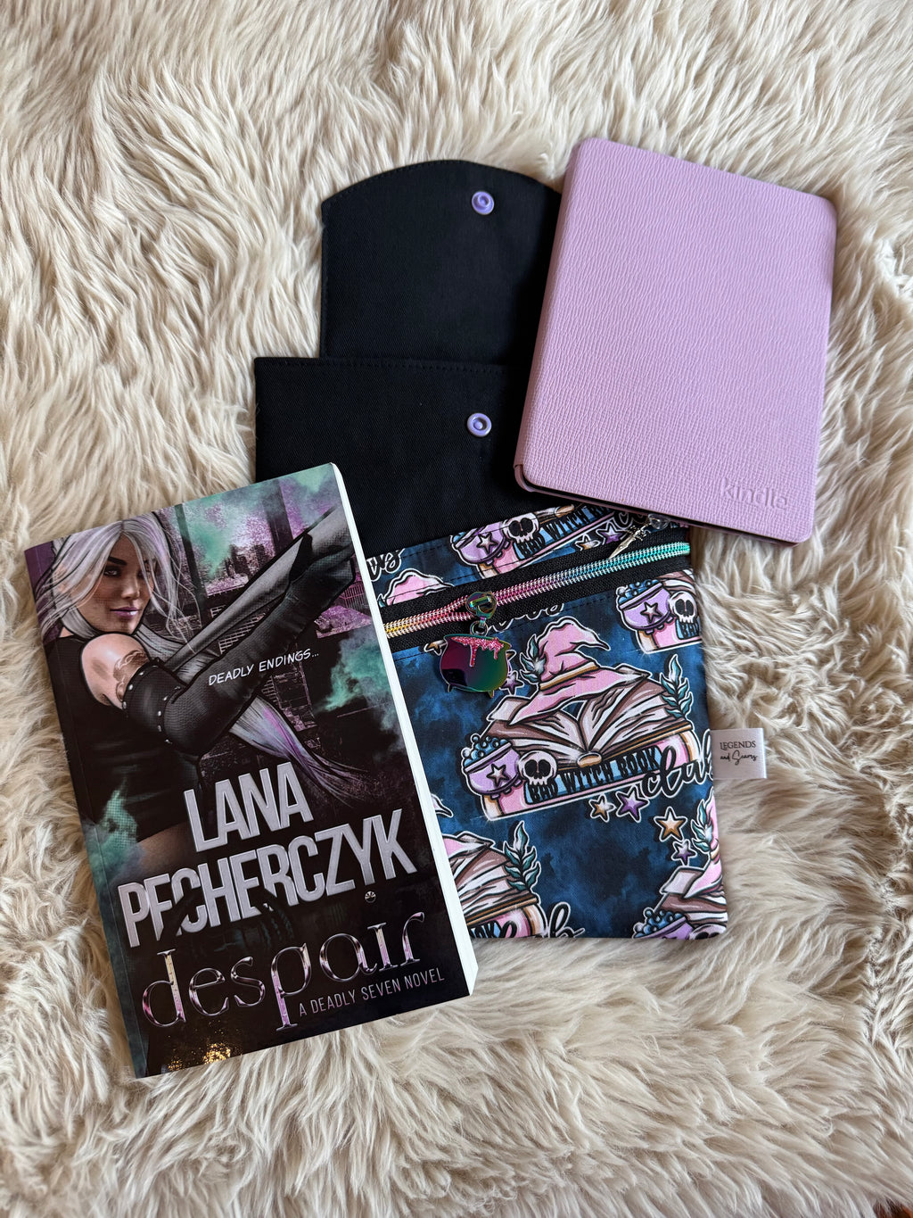 Bad witch book club (dark) Small 3in1 Sleeve