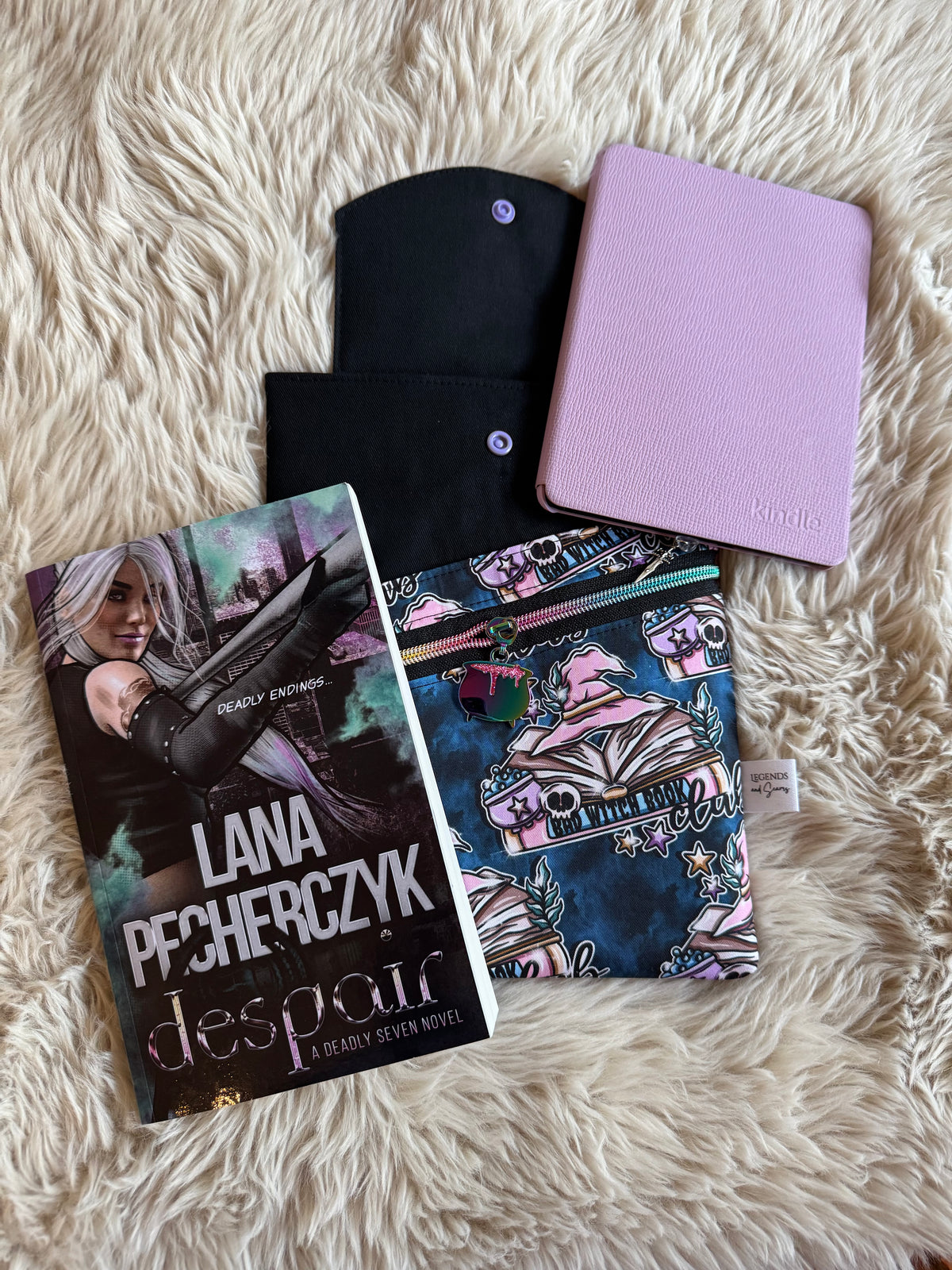 Bad witch book club (dark) Small 3in1 Sleeve