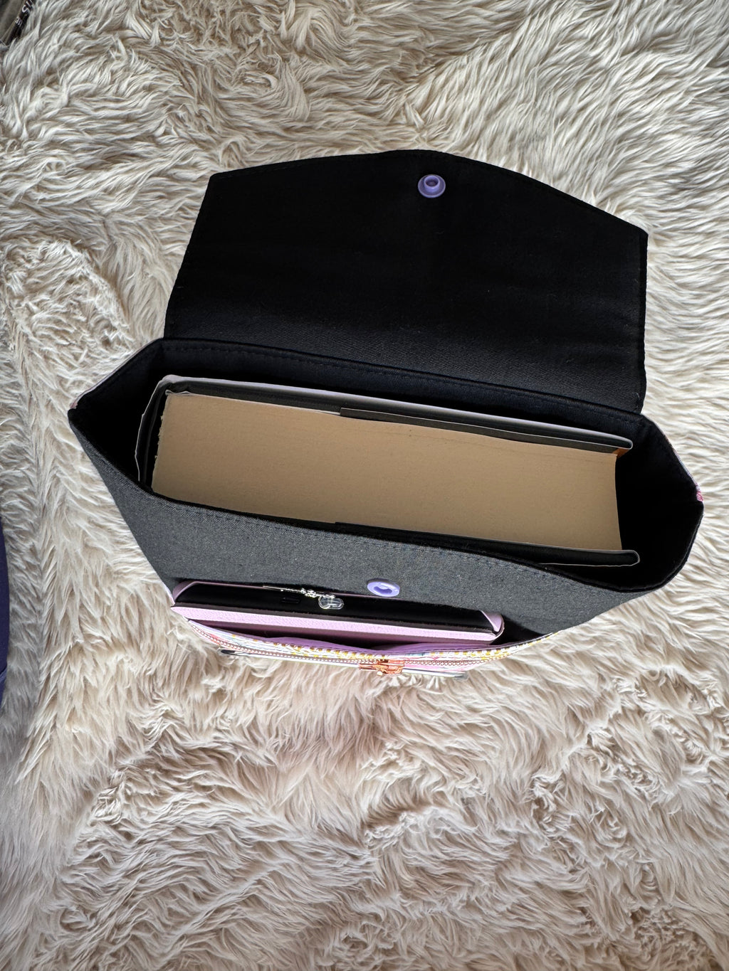 I like pretty things… (book pull) Large 3in1 Sleeve