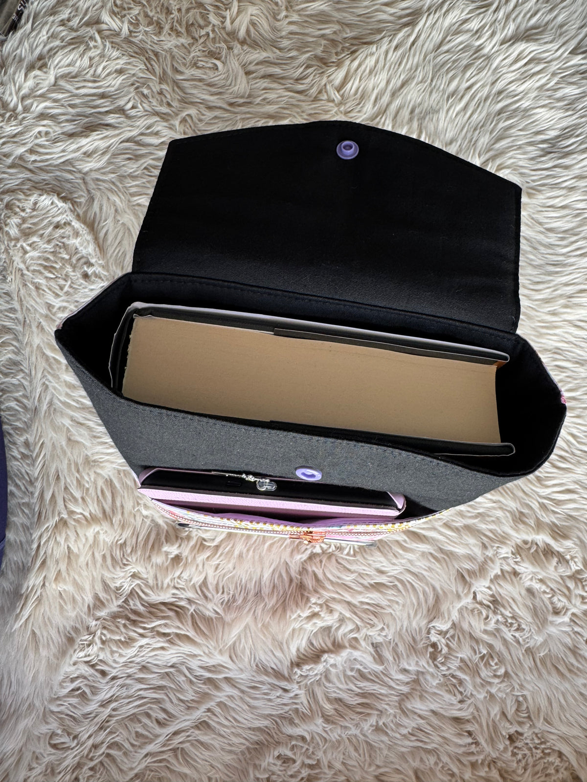 I like pretty things… (book pull) Large 3in1 Sleeve