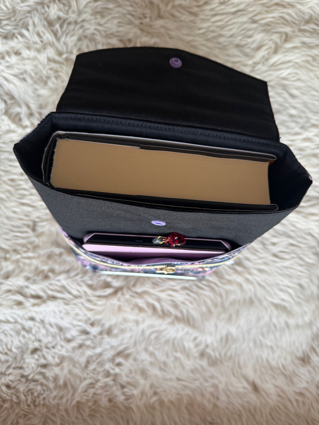 Bad witch book club (Dark) Large 3in1 sleeve