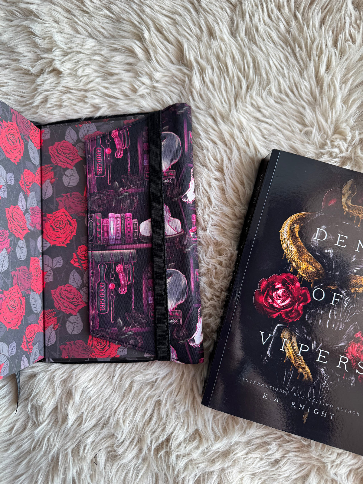Dark romance shelves dust jacket (Pink)