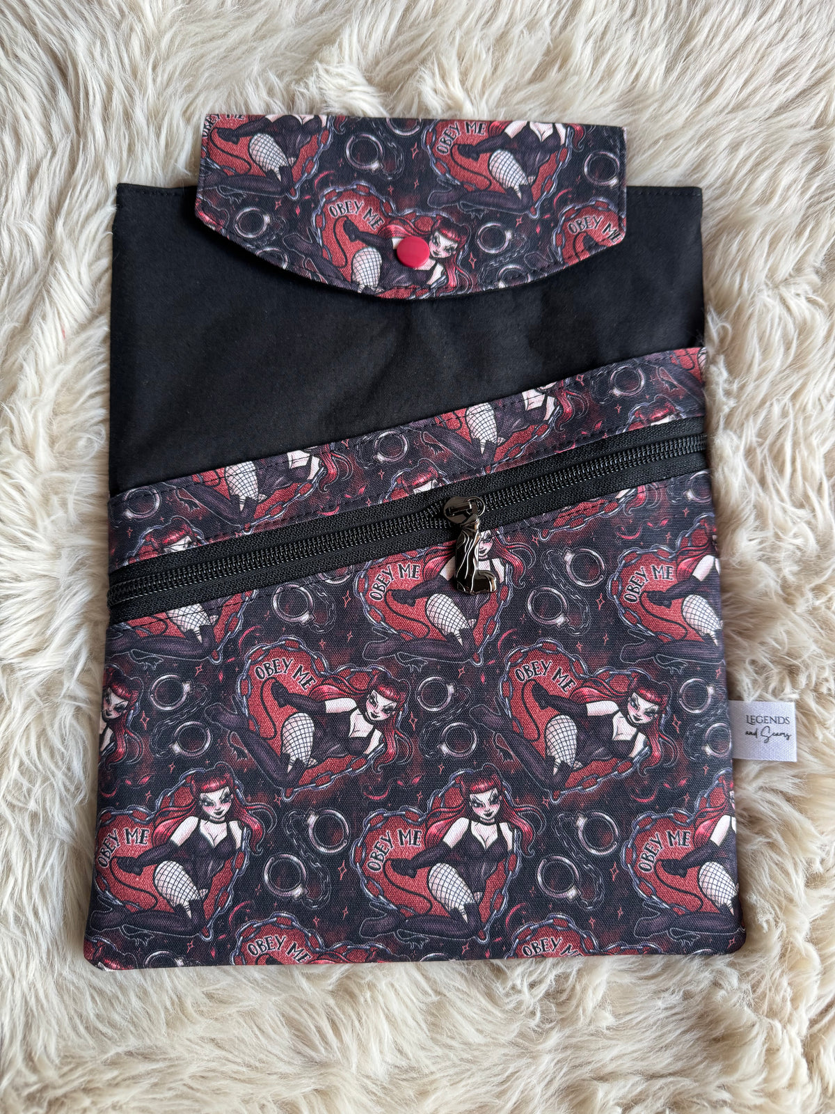 Obey me Large 3in1 Sleeve