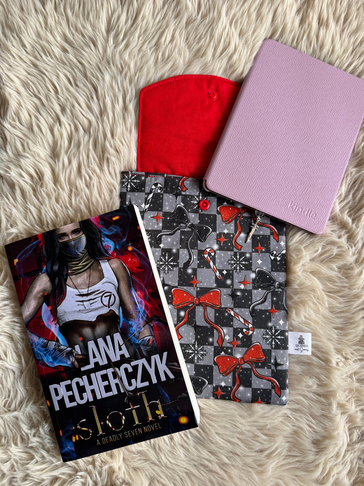 Bows and candy canes Small eReader and Book Sleeve