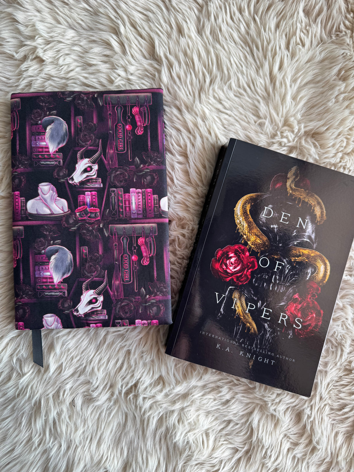 Dark romance shelves dust jacket (Pink)