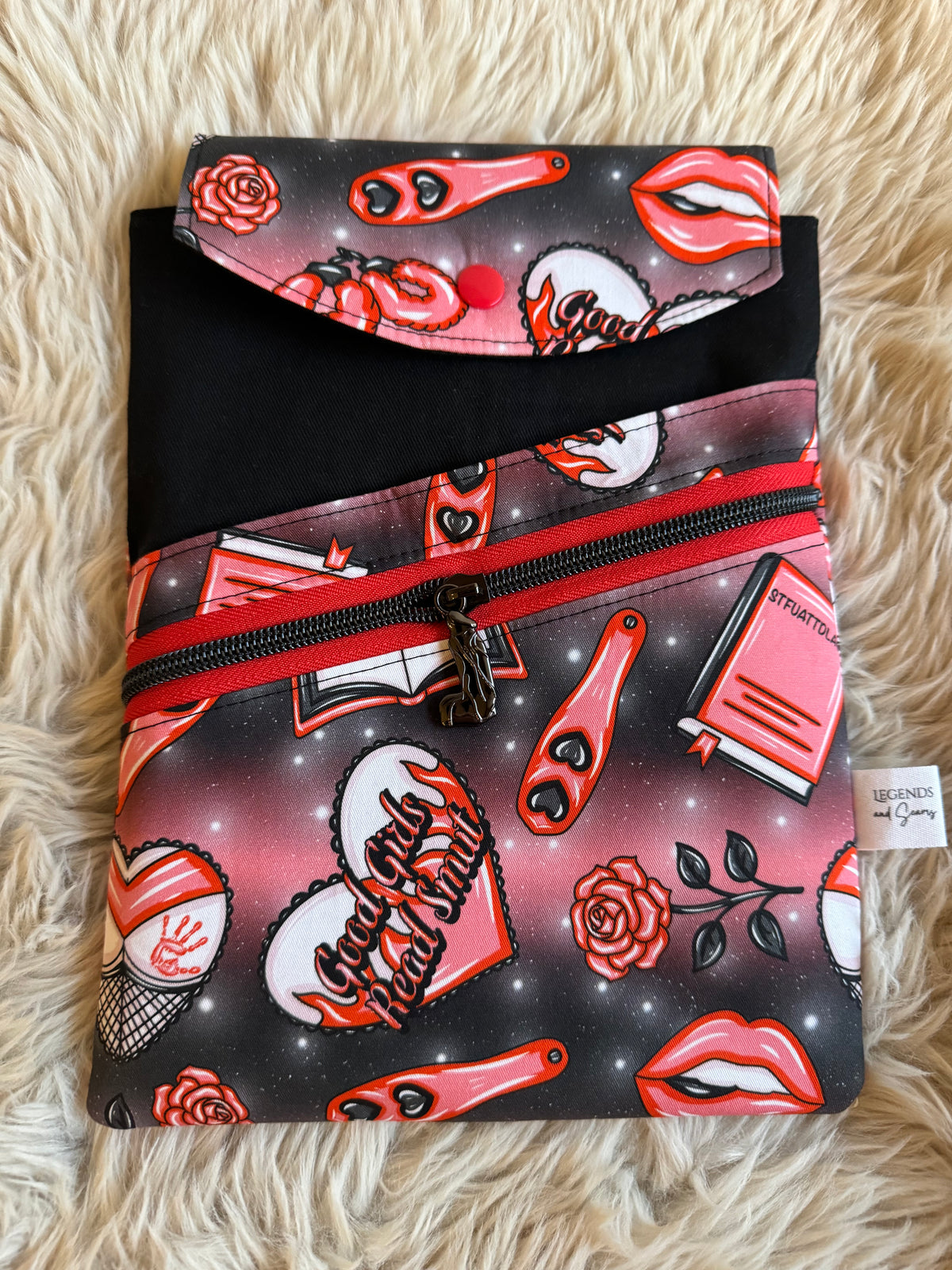 Good girls read smut Small 3in1 sleeve