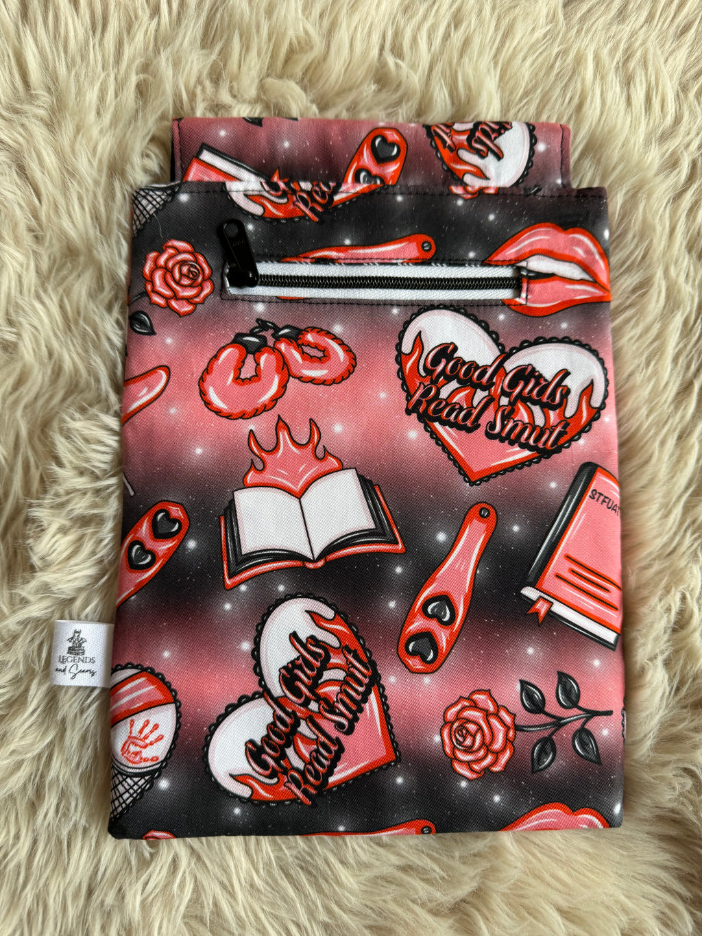 Good girls read smut Small eReader and Book Sleeve