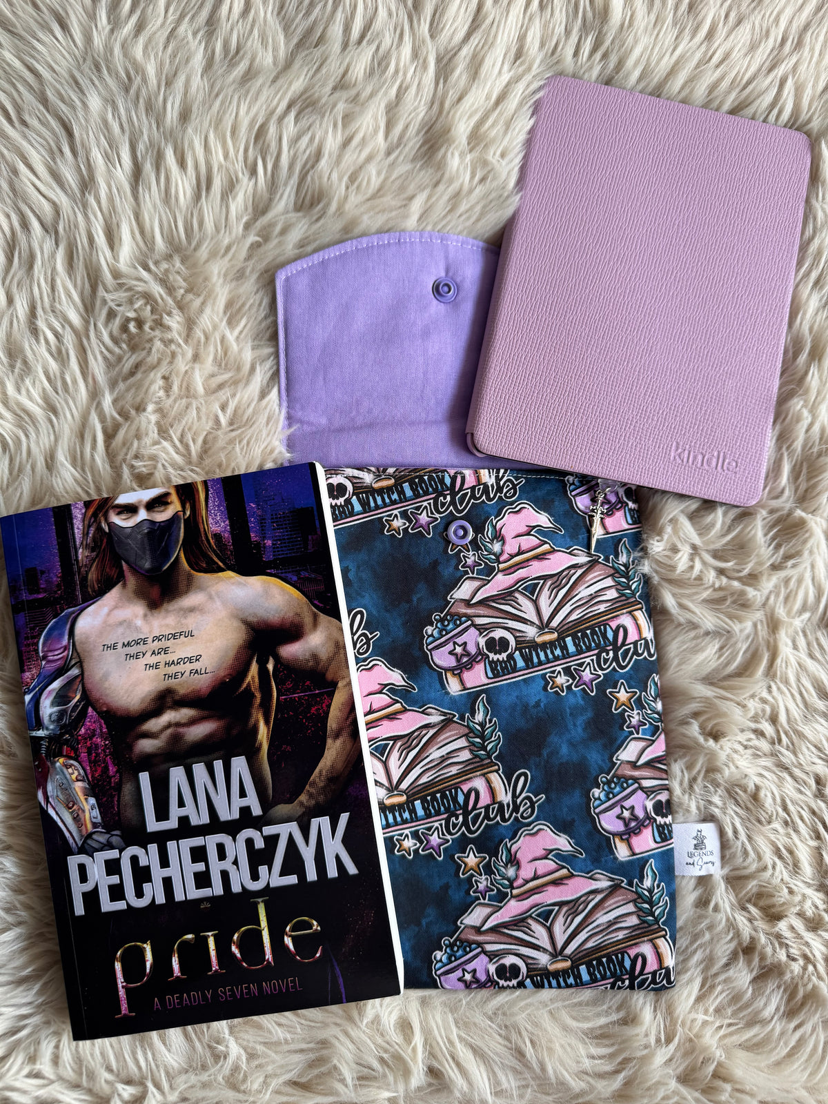 Bad witch book club (Dark) Small eReader and Book Sleeve