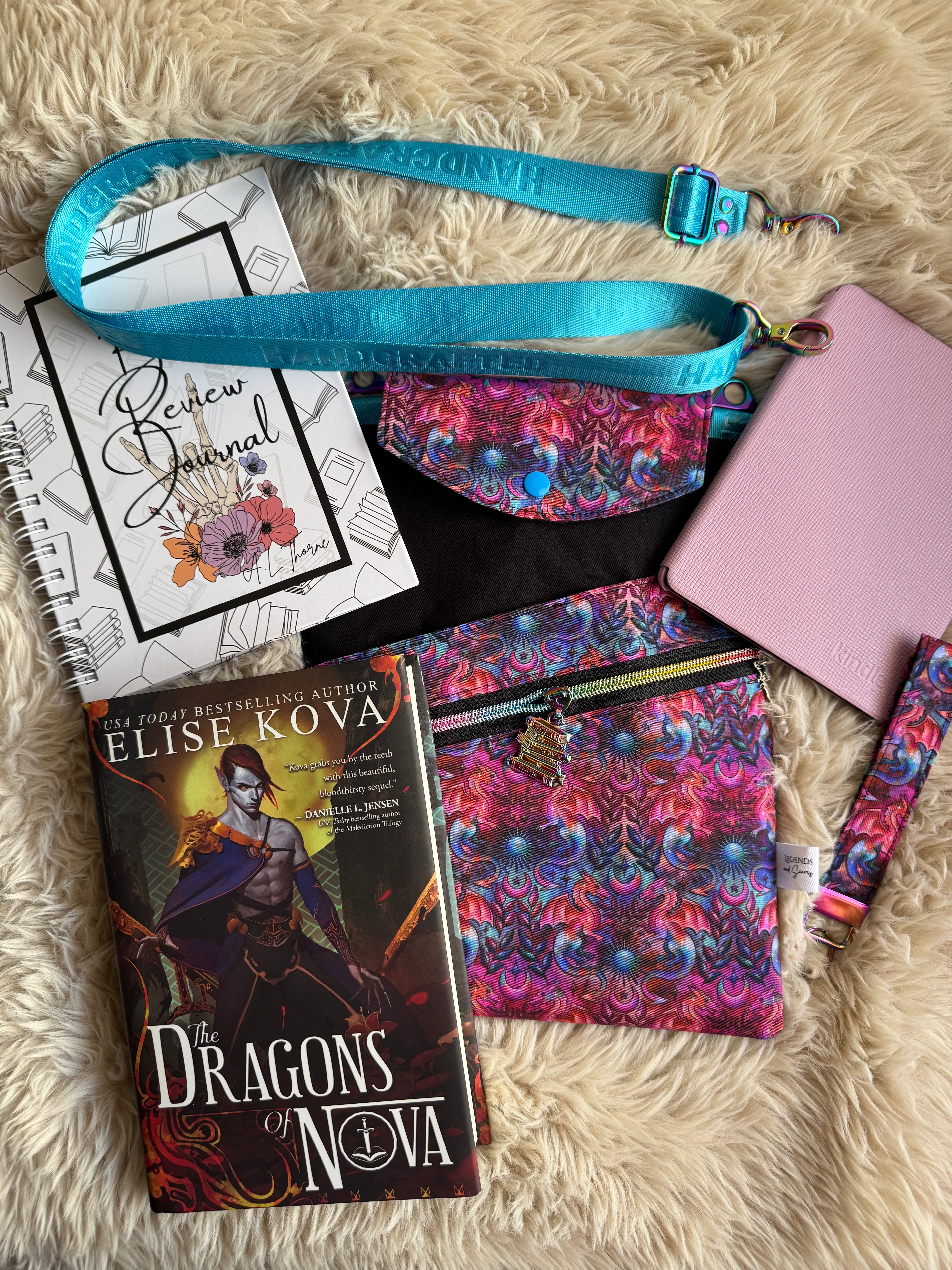 Dragon symmetry Large 3in1 Sleeve with Strap