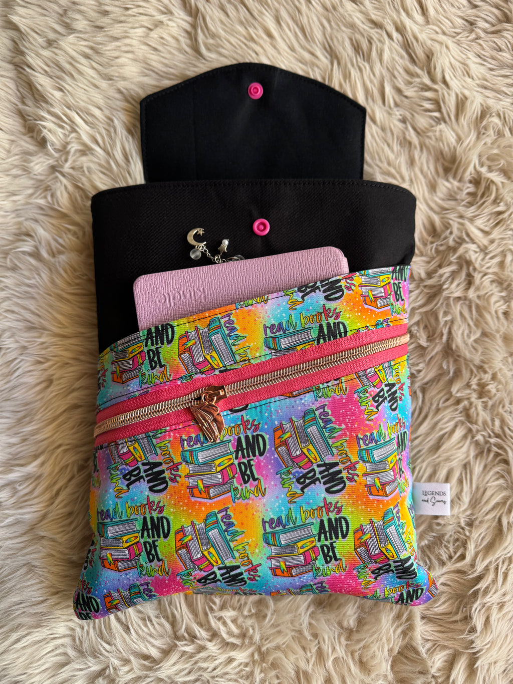 Read books and be kind Large 3in1 Sleeve