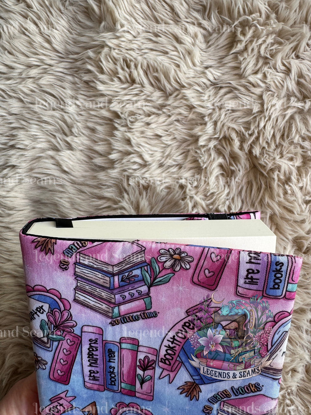 Booktrovert (Ombré semi-exclusive) Dust Jacket
