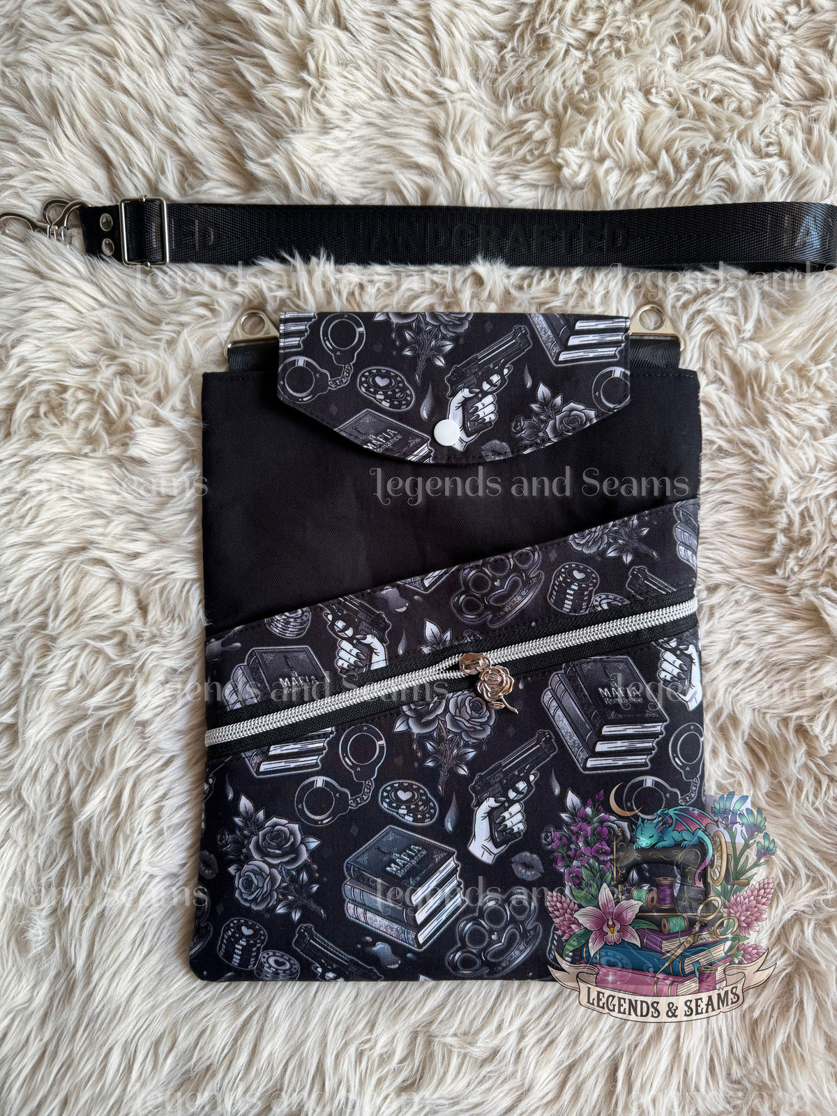 Mafia (Black) Large 3in1 with adjustable strap