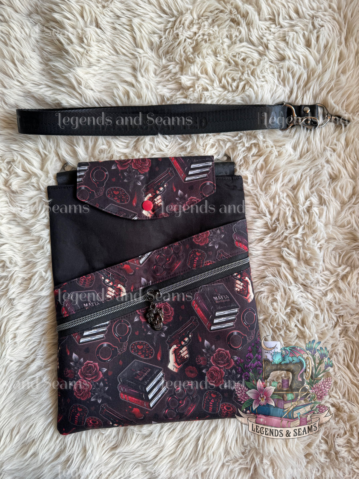Mafia (Moody Red) Large 3in1 with adjustable strap